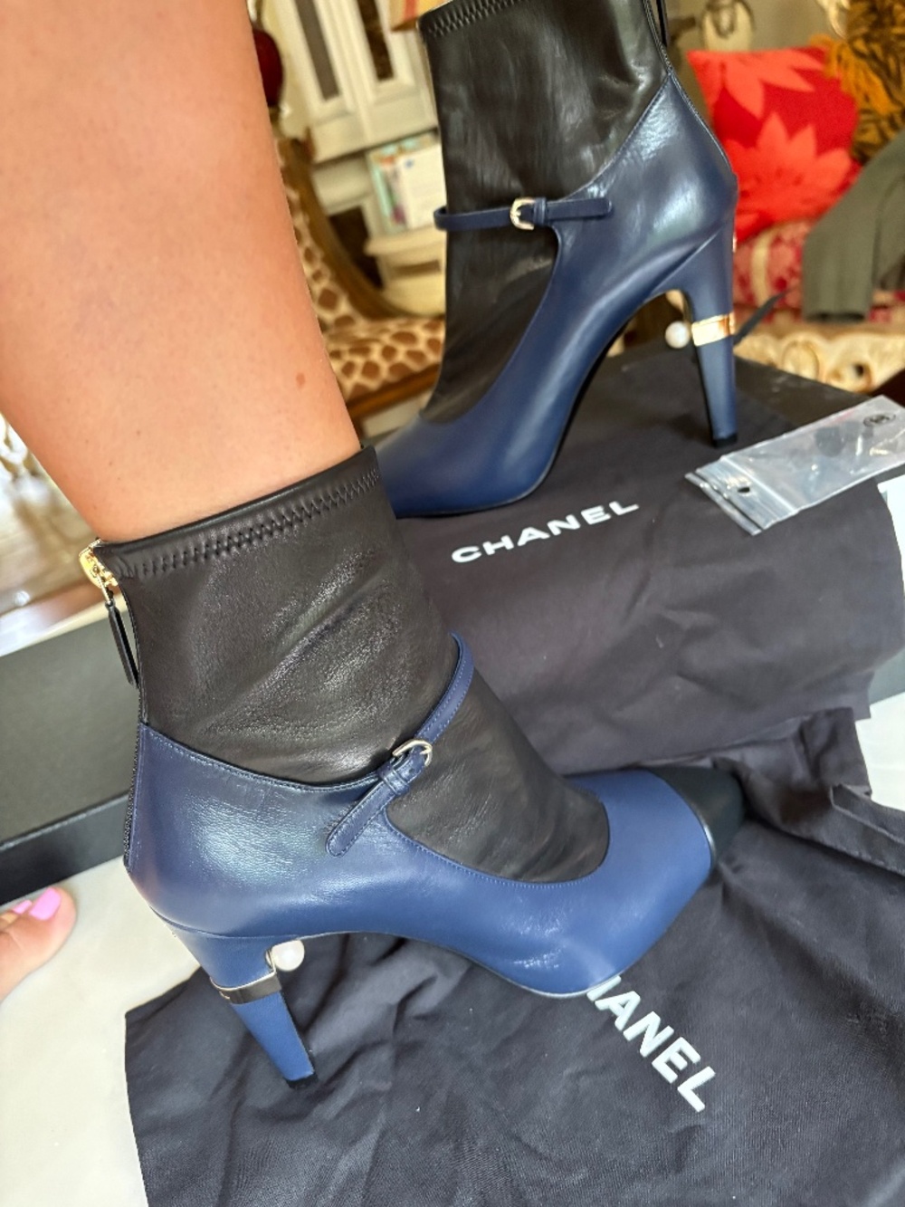 🔥CHANEL LEATHER HEELS BOOTS 🔥 - Picture 5 of 9
